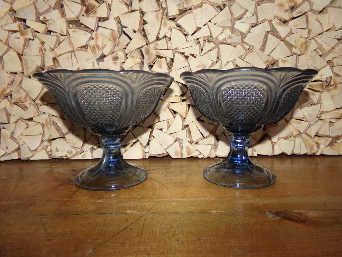 №4. Две вазы из синего стекла. начало 20 века.