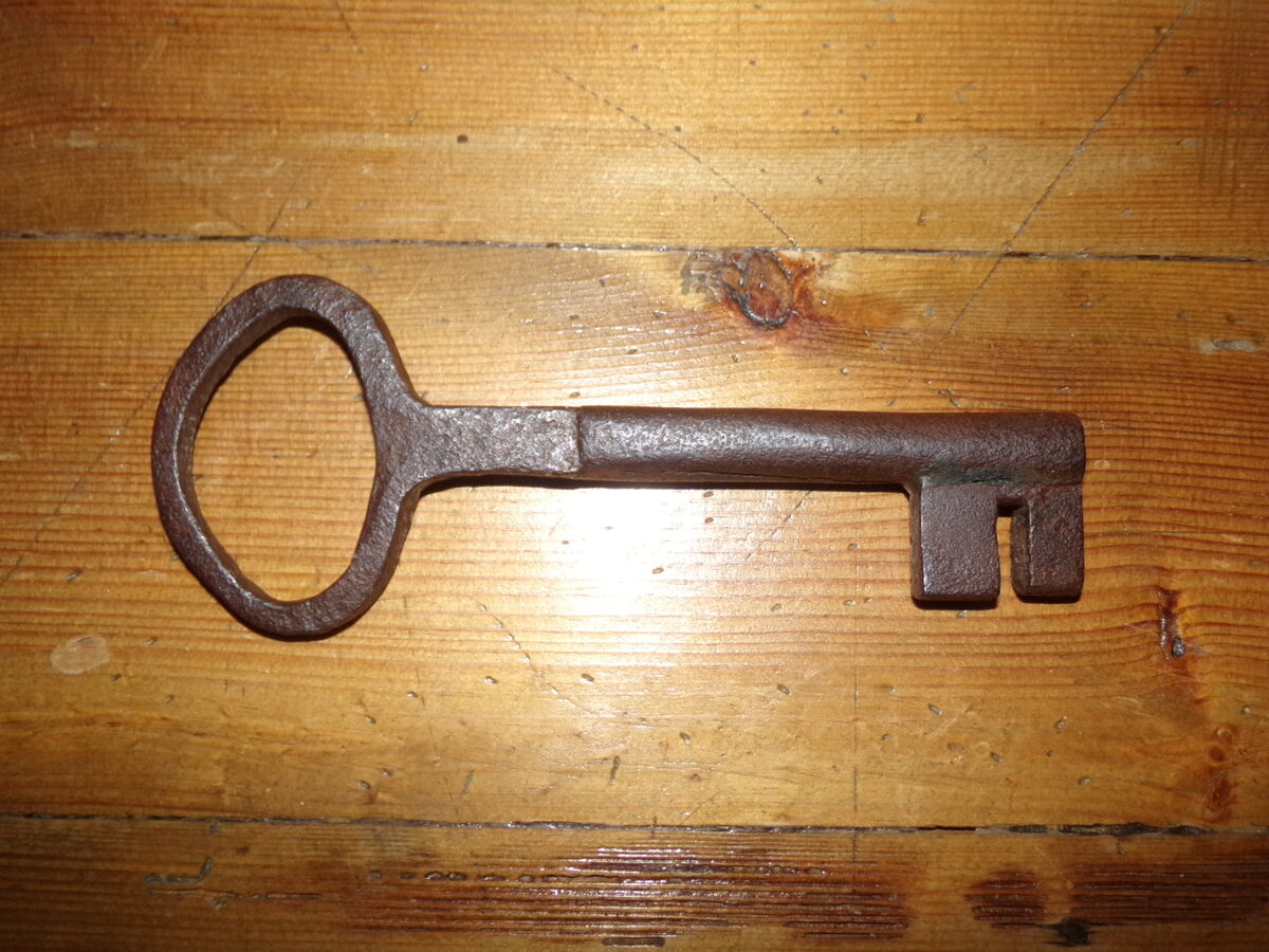 №6. Большой амбарный ключ.