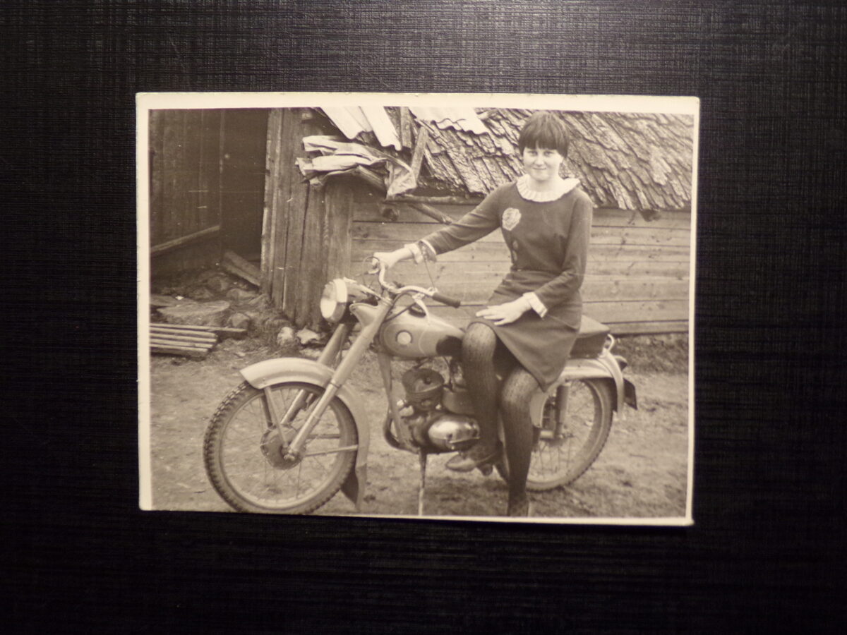 №291. Девушка с мотоциклом. Советская Латвия. Окрестности города Зилупе. 1960-тые года.