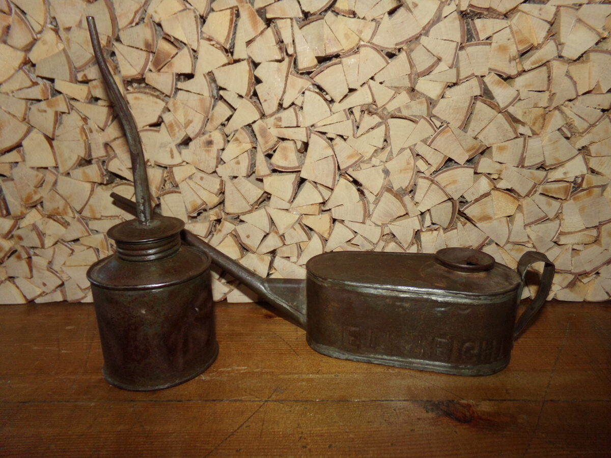 WW2 Германия. Две жестяные емкости для хранения смазочного масла.