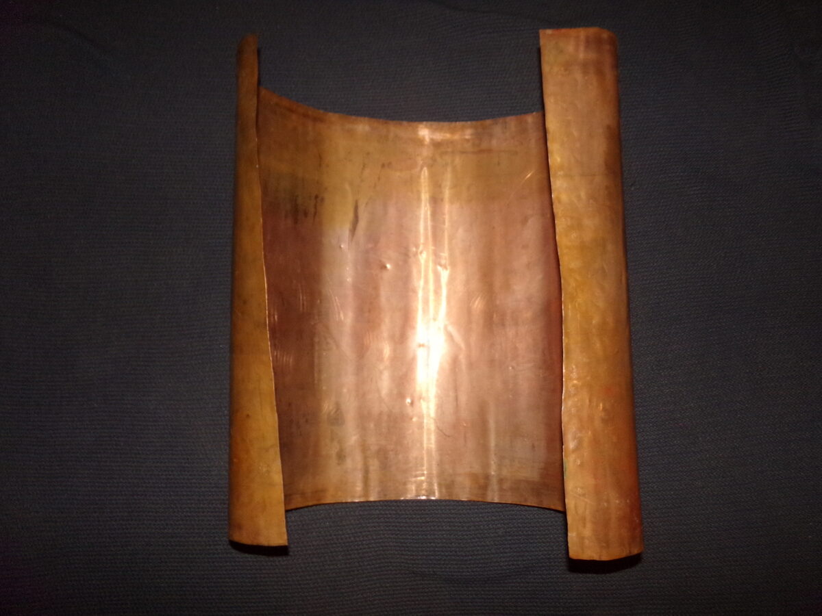 Старинная листовая медь. Толщина 1 мм. Габариты 95х59 см.