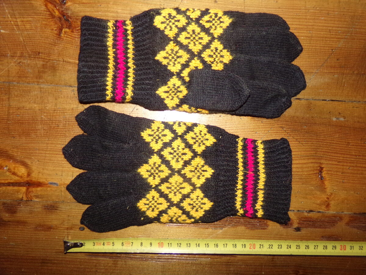 Вязанные перчатки. Латвия. Середина 20 века.