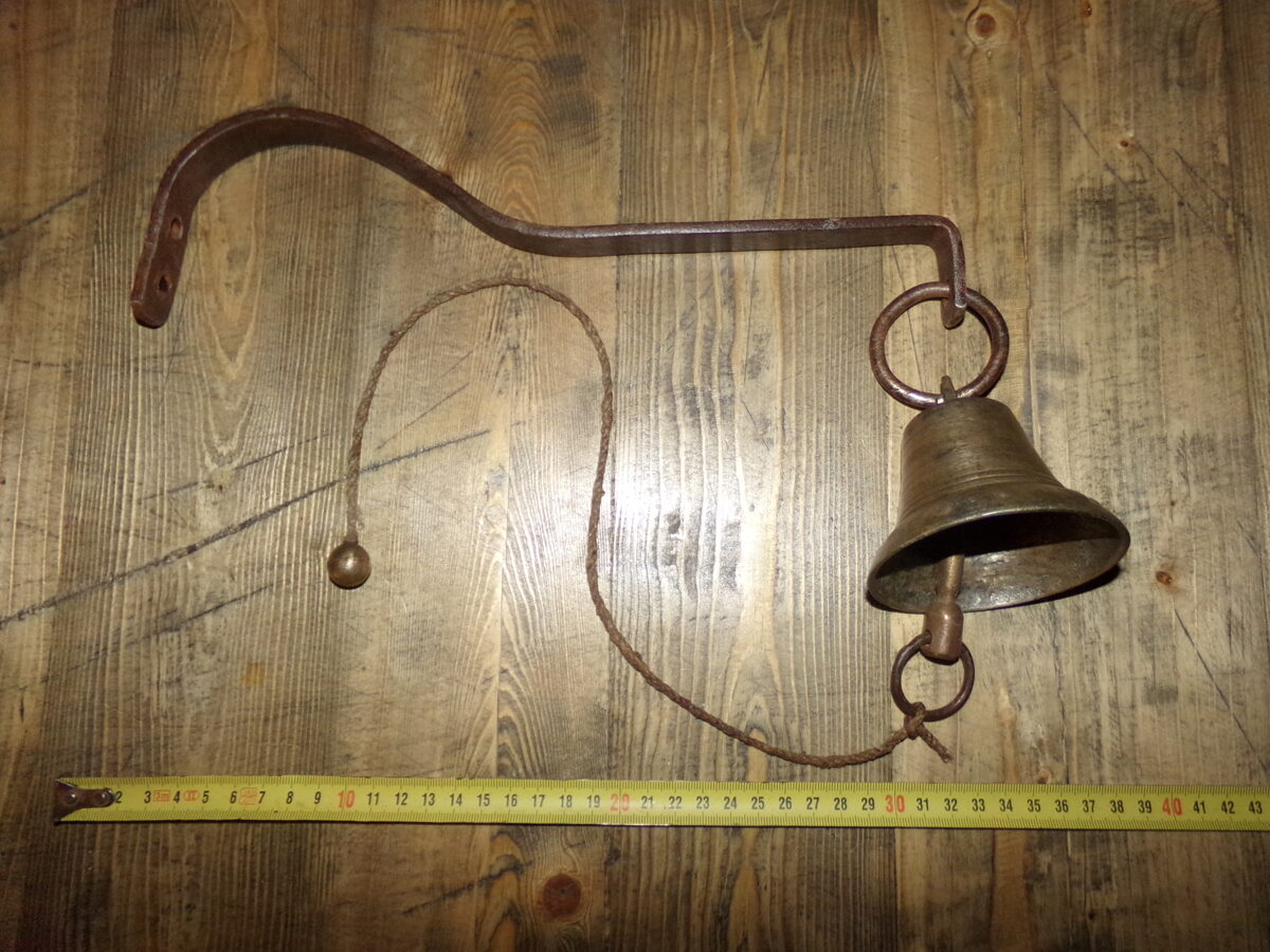 Колокольчик на подвеске с веревочкой. 19 век.