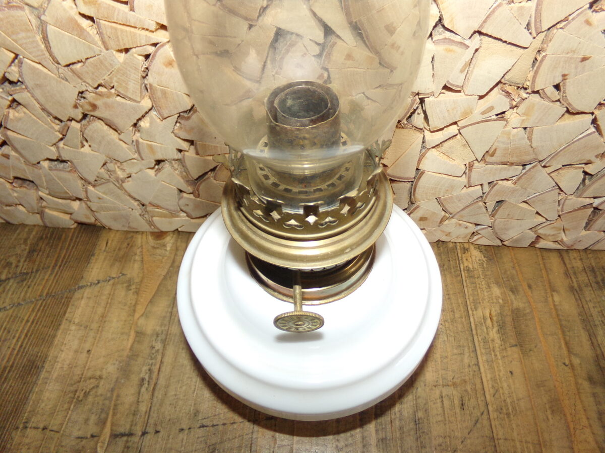 Керосиновая лампа. Бачек из фарфора. Начало 20 века.