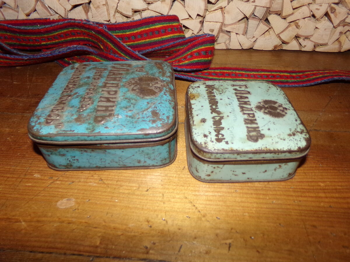 Две жестяные коробки из под леденцов Ландрин. Россия. Начало 20 века.
