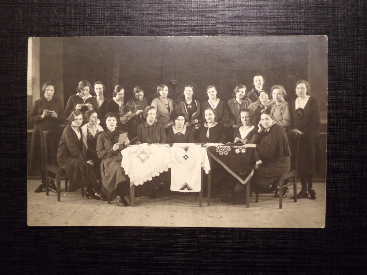 №260. Дамский комитет. Латвия. 1920-тые года.