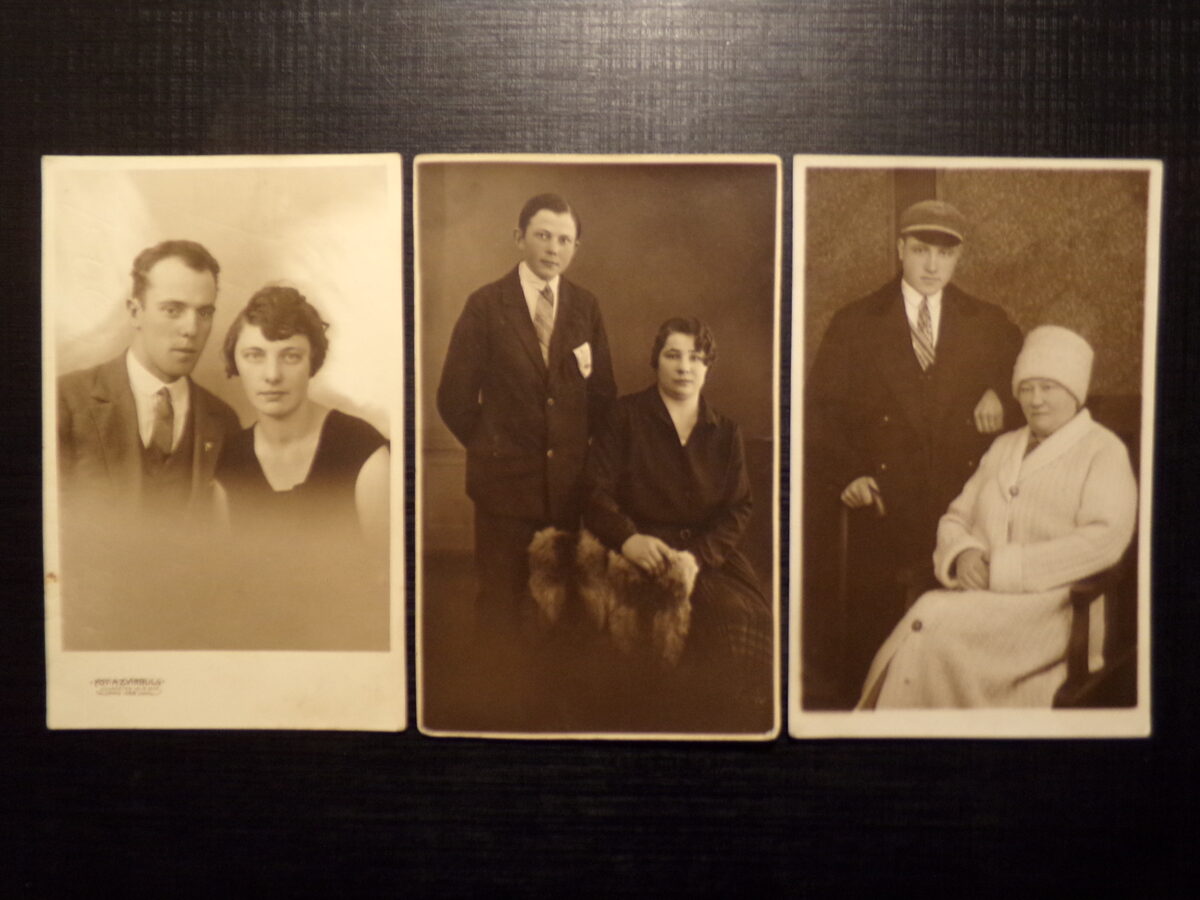 №242. Семейный портрет. Латвия. 1920-тые года.