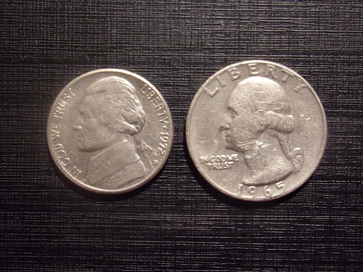 №85. Пять центов и четверть доллара. 1972 и 1965 год. США.