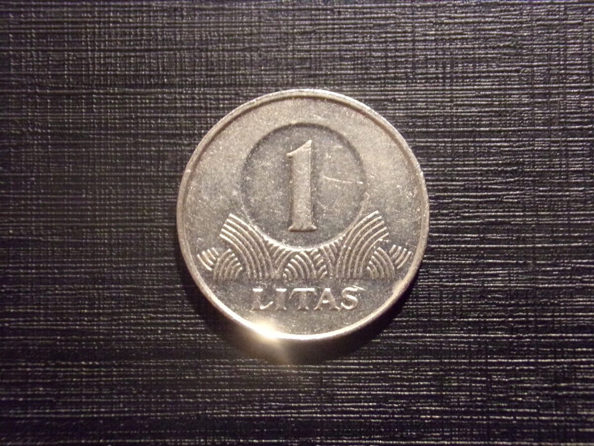 №120. Один лит. 2002 год. Литва.