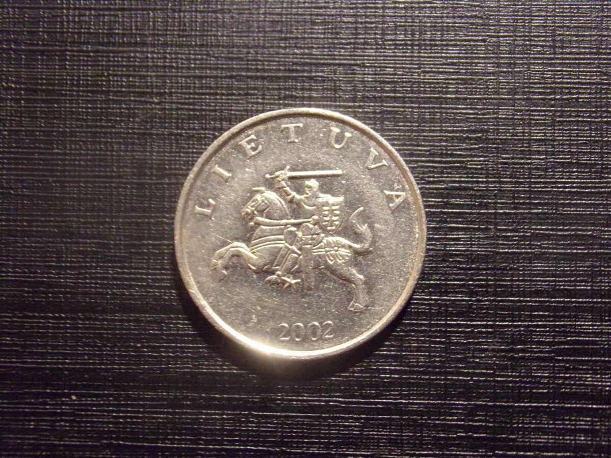 №120. Один лит. 2002 год. Литва.