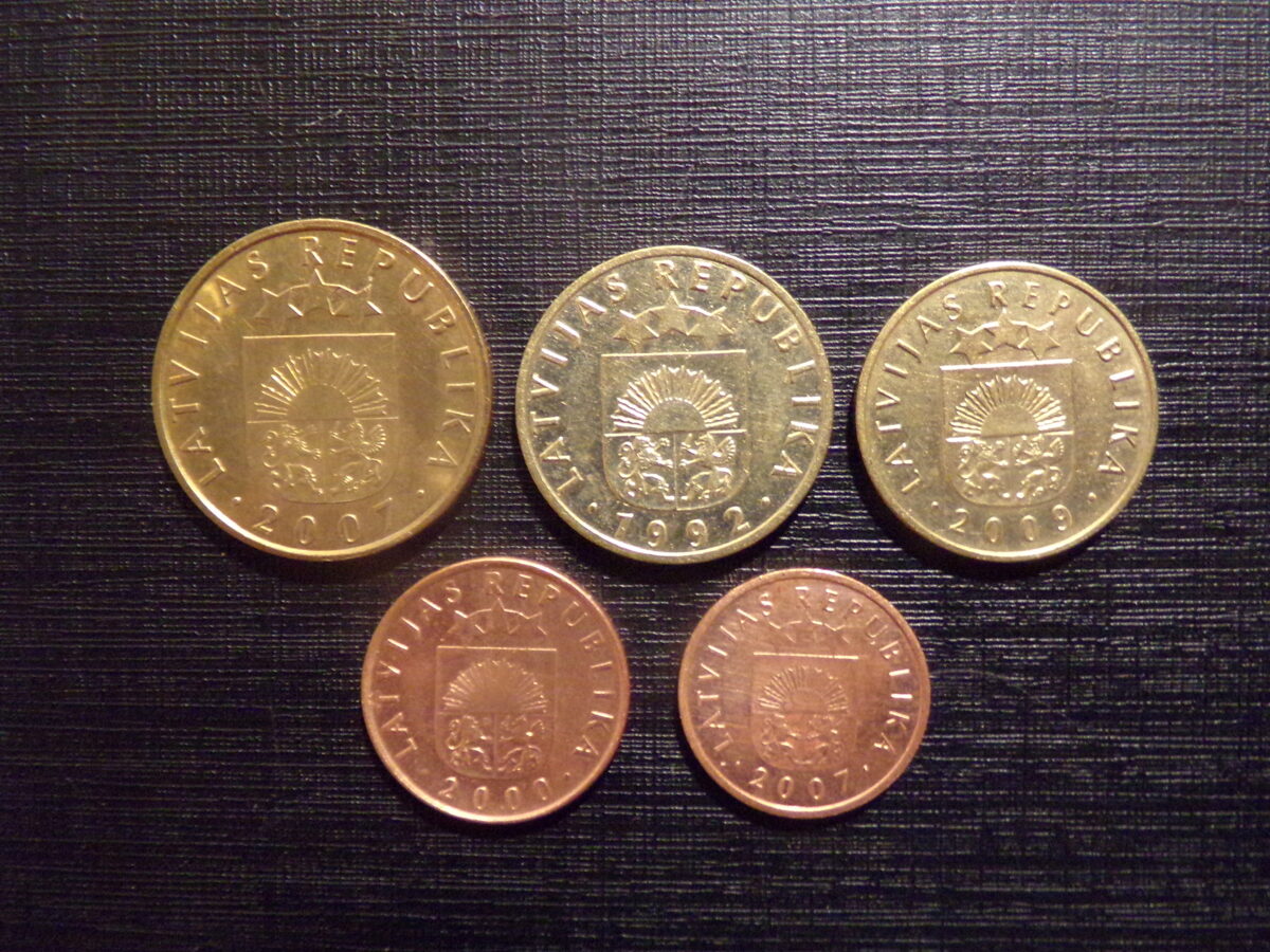 №127. 1. 2. 5. 10. 20 сантимов. 1992-2007 года. Латвия.
