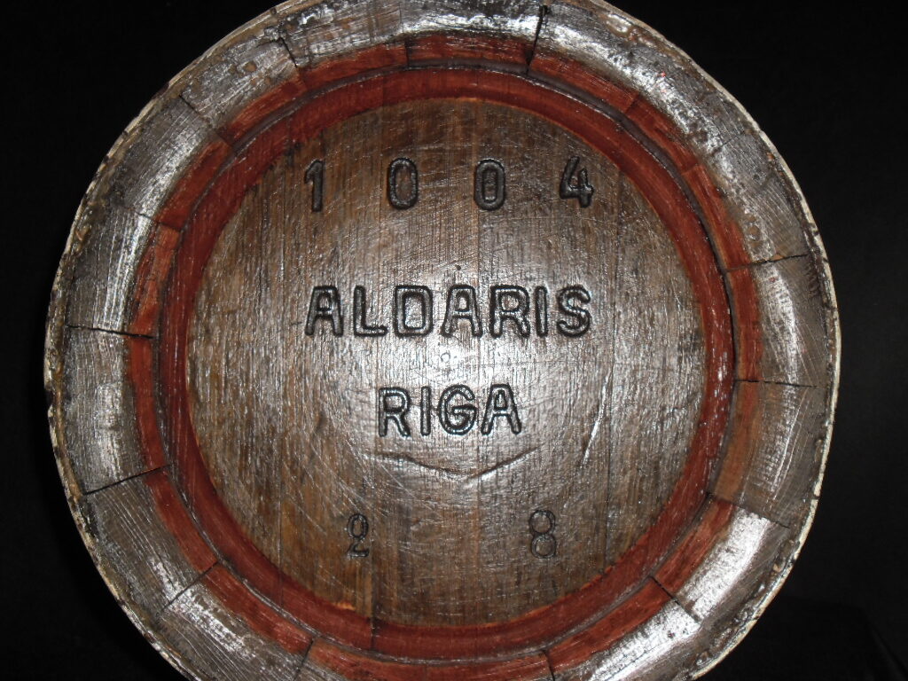 №31. Дубовый боченок пивоварини Алдарис.