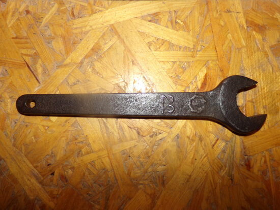 №106. Рожковый ключ №22 с клеймом.