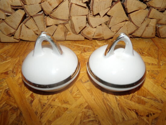 №86. Две фарфоровые крышки от посуды. Советская Латвия.