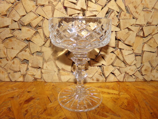 №102. Хрустальная конфетница на ножке времен СССР.