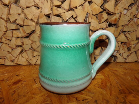 №50. Керамическая кружка с орнаментом. Зеленая глазурь. Советская Латвия. 1970-тые года.