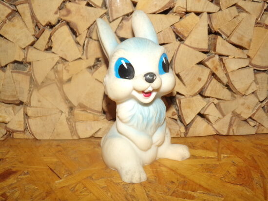 №96. Резиновый зайчик. Игрушка времен СССР.