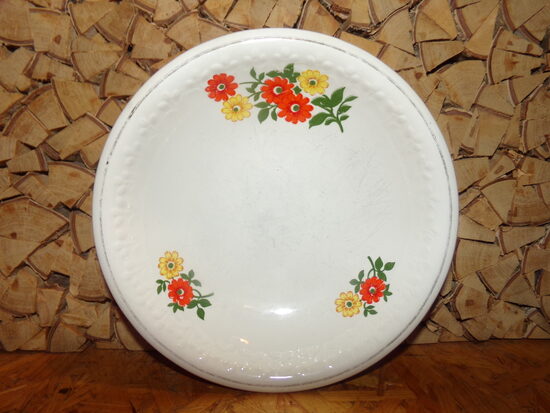 №88. Расписная рельефная глубокая тарелка. Клеймо ЗиК. СССР.