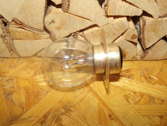 №56. Лампочка с широким латунным цоколем. Применялась в технике. СССР.