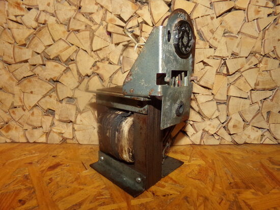 №50. Трансформатор от старинного радио.