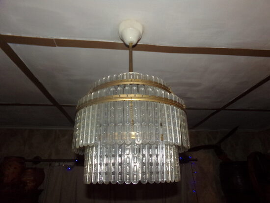 №61. Люстра трехъярусная с пластиковыми декоративными элементами. СССР. 1980-тые года.
