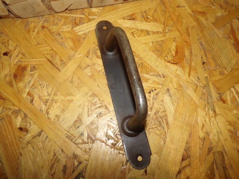 №45. Дверная ручка. Материал-железо. Клеймо производителя-Riga. ER.  CKTB. 