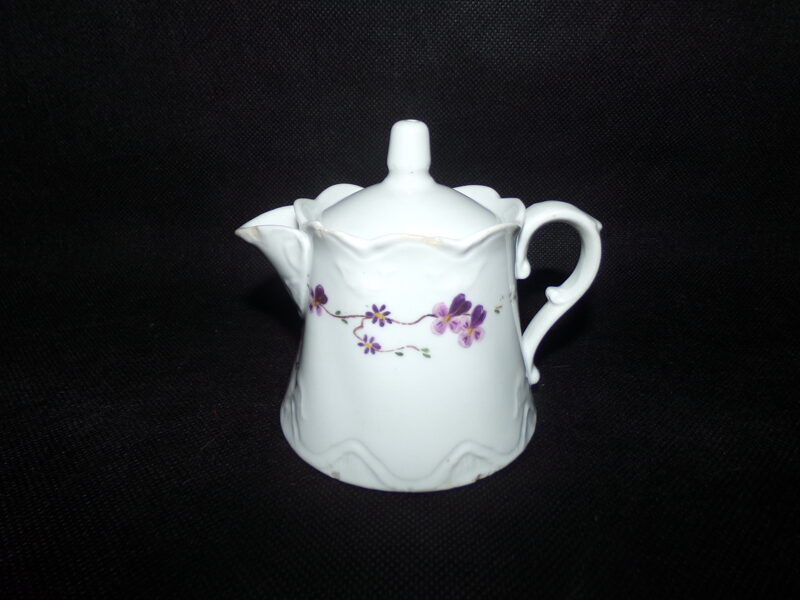 №64. Чайник с крышкой с клеймом J S