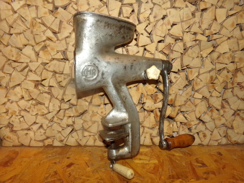 №93. Соковыжималка с клеймом LMR. Советская Латвия. 1970-тые года.