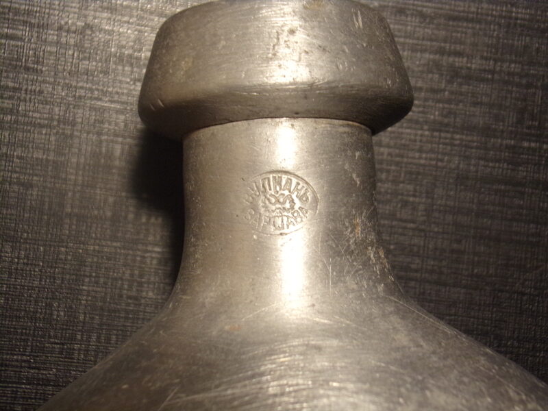 №89. Фляга алюминиевая времен Российской Империи. Клейма-Вулкан. Варшава.  П.Б.П.К 1905.