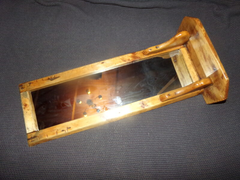 №56. Зеркало с полочкой. Восточная Латвия. Начало 20 века.