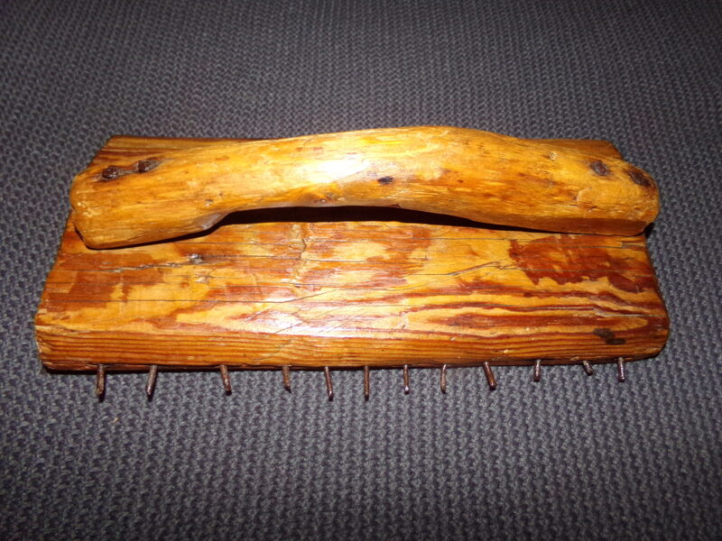 №76. Инструмент для укладки тростника. Восточная Латвия. Начало 20 века.