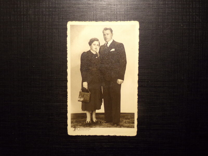 №56. Дубровские Николай Андреевич и Мария Васильевна. Латвия. Рига. 1938 год.