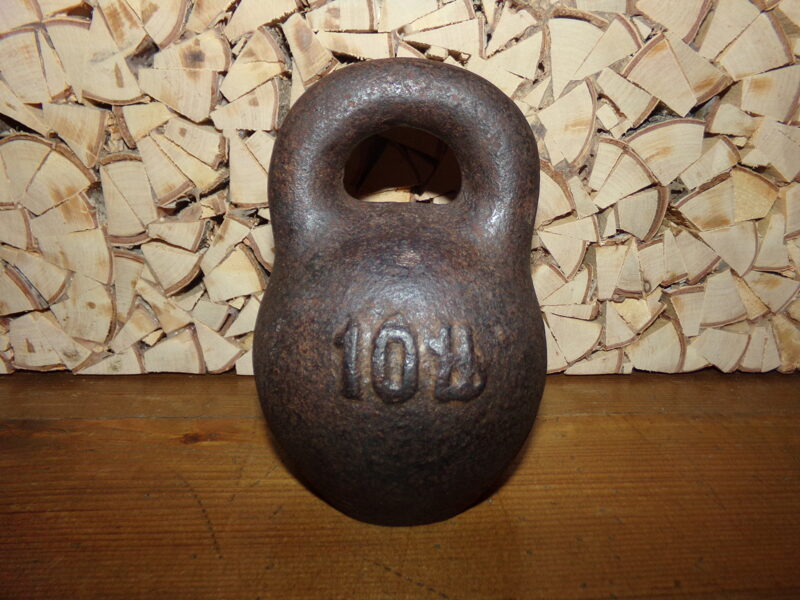 10 funtu dzelzs svaru bumba. Latvijas zīmogzīme. 1920-tie gadi.