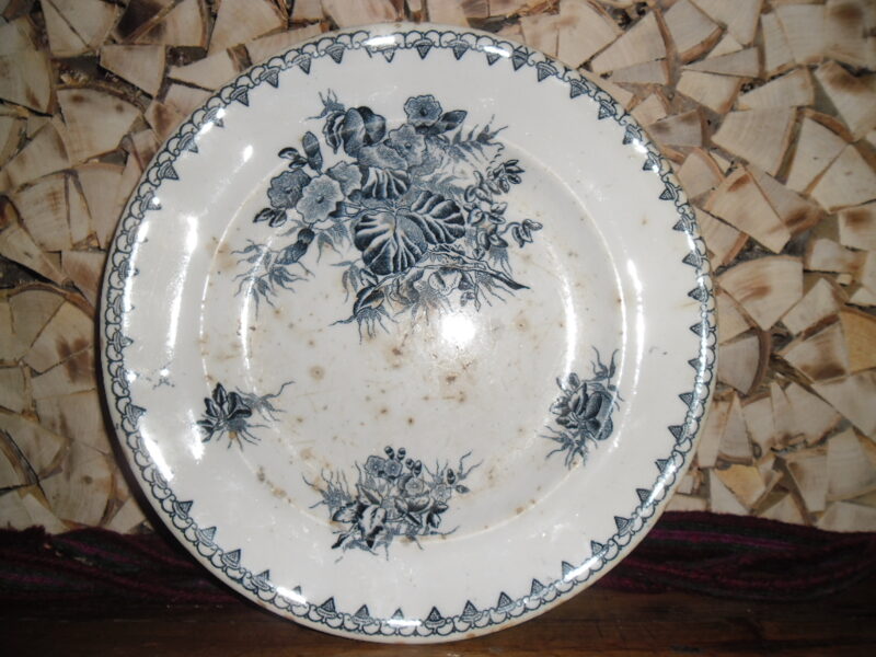 №53. Расписная тарелка. Кузнецов в Риге. Российская Империя.