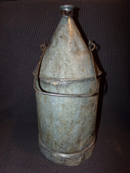 №28. Бидон для горючего. Объем 10 литров. СССР. Середина 20 века.