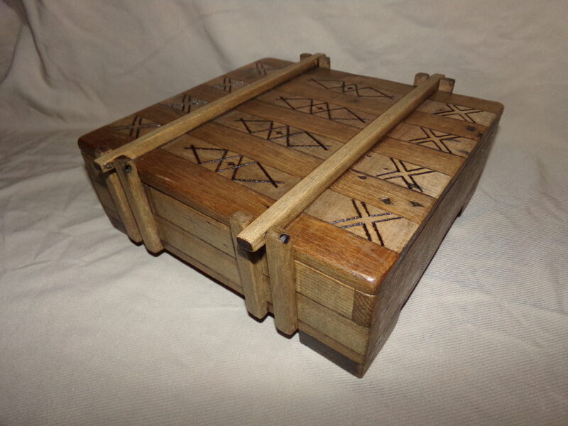 Шкатулка с отсеками. Латвия.