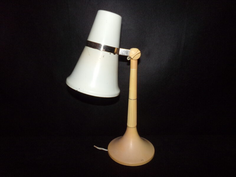 №28. Настольная лампа. СССР.