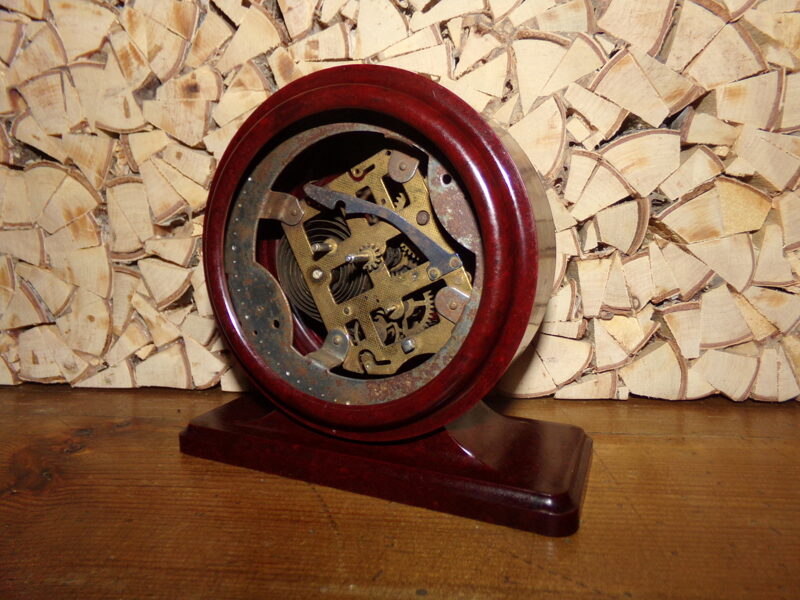 Карболитовый корпус с механизмом. СССР. Середина 20 века.