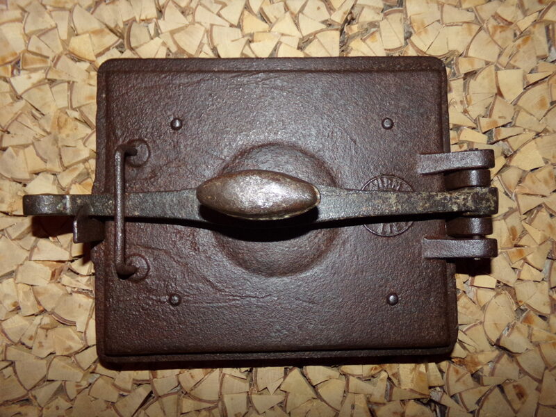 №24. Печная дверца VERM. Город Лиепая. Советская Латвия. Середина 20 века.