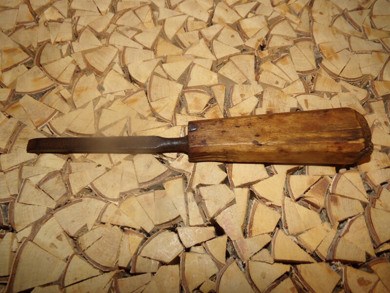 №117. Стамеска с деревянной ручкой. 