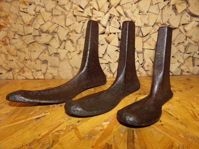 №122. Комплект из трех сапожных лап. Начало 20 века.