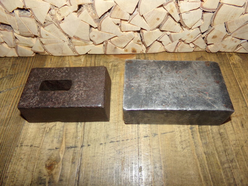 №71. Металлические бруски-наковальни. 