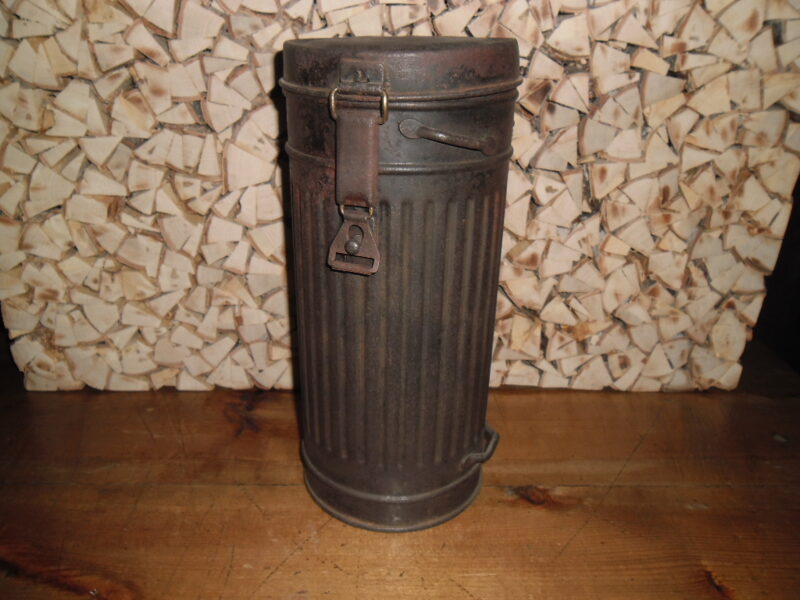 №28. Чехол для противогаза.