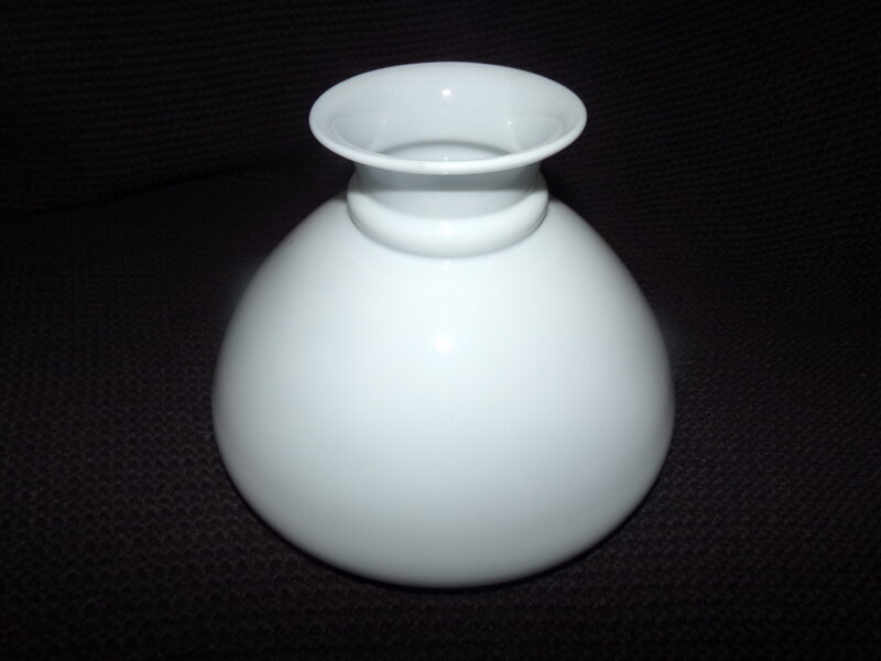 №33.  Cтеклянный плафон для керосиновой лампы.