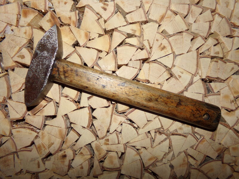 №35. Двухсторонний молоток.