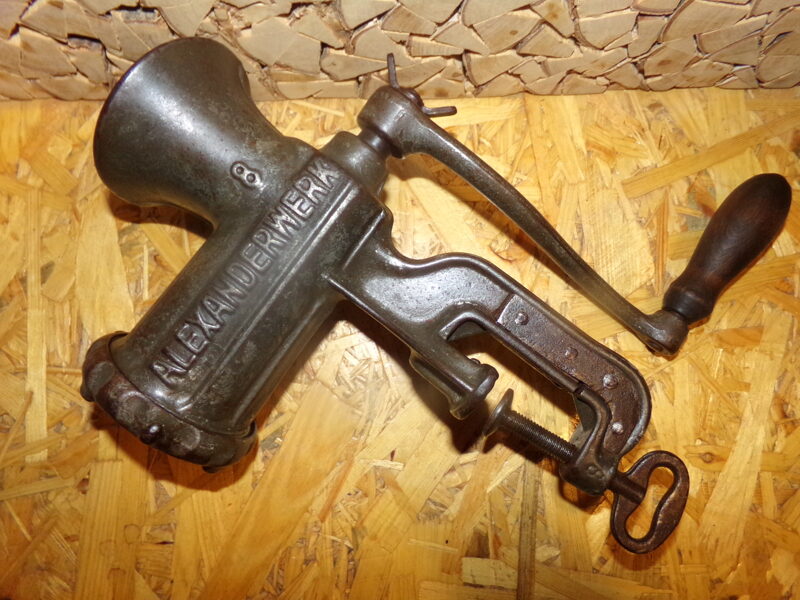 №62. Ручная мясорубка ALEXANDERWERK 8. Германия. Начало 20 века.