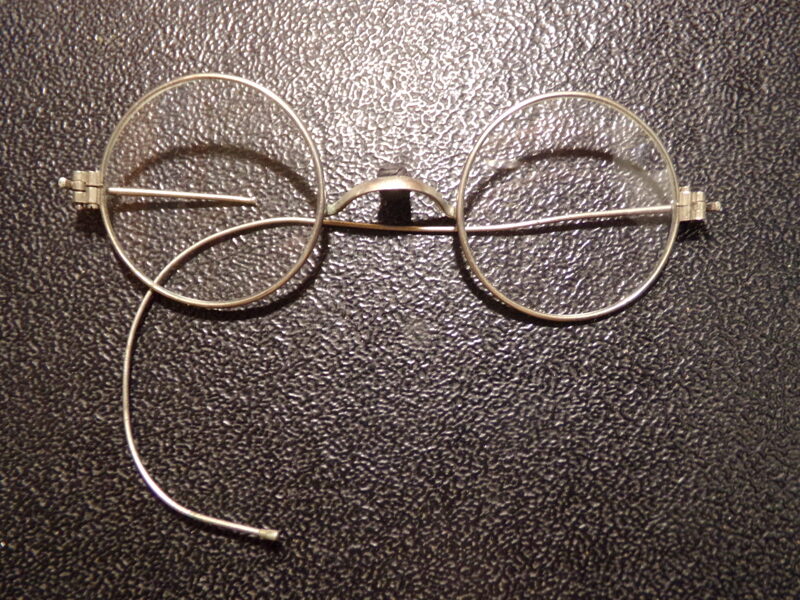 Brilles. 20. gs sākums.