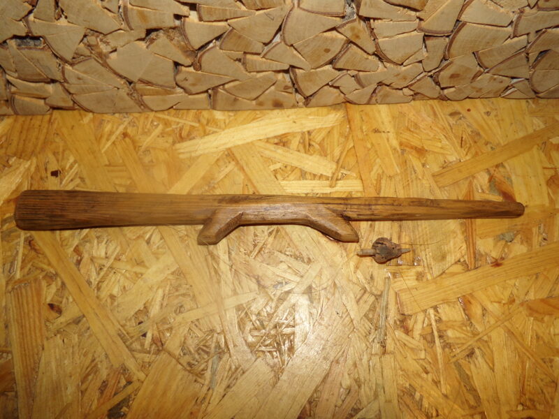 №127. Деревянная удочка для зимней рыбалки. Восточная Латвия. начало 20 века.