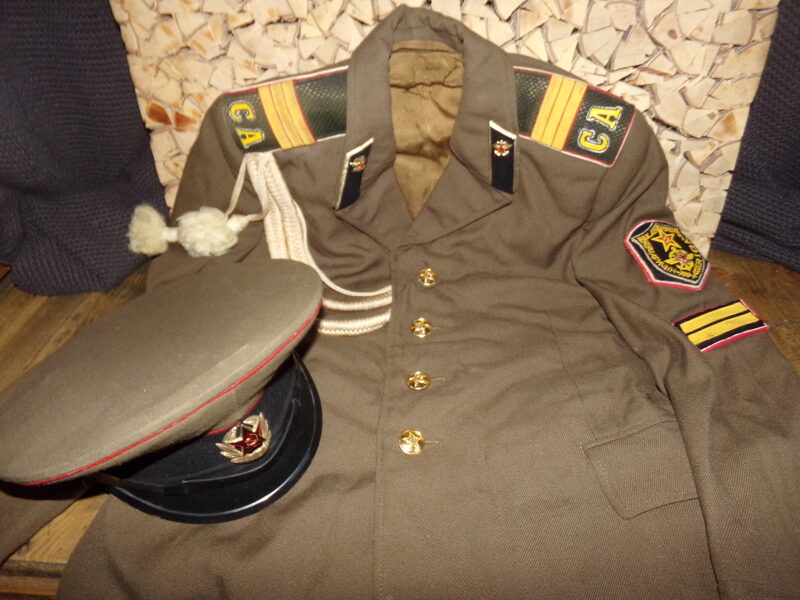 №68. Парадная форма советской армии. Китель и фуражка. Железнодорожные войска.