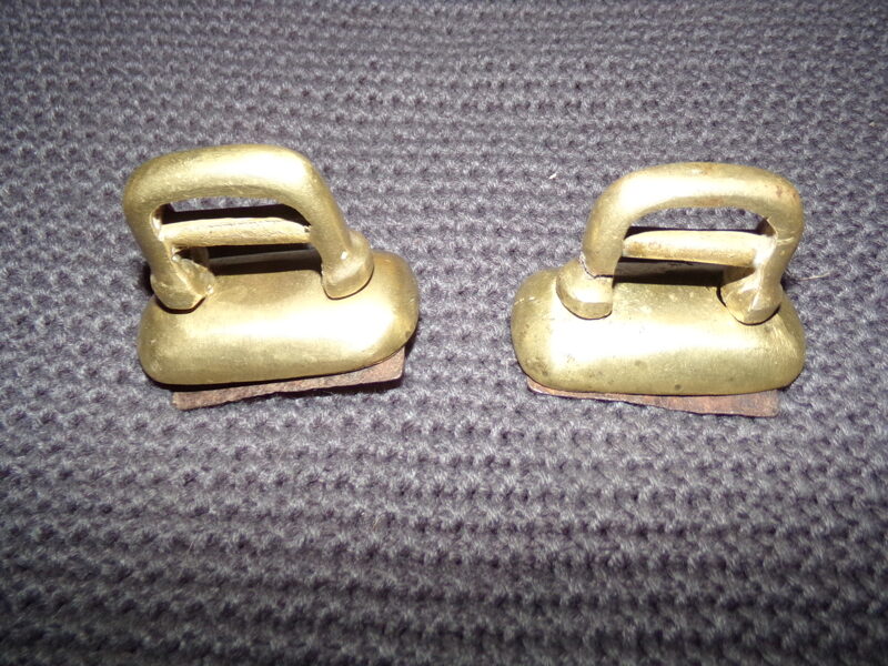 Две бронзовые ручки для чересседельника. Восточная Латвия. 19 век.